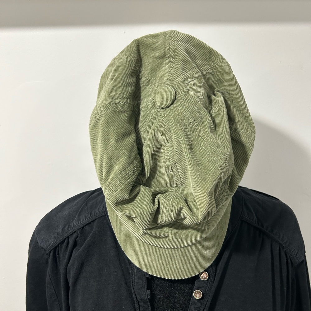 3/$20 H&M Green Corduroy Cap - Picture 1 of 4